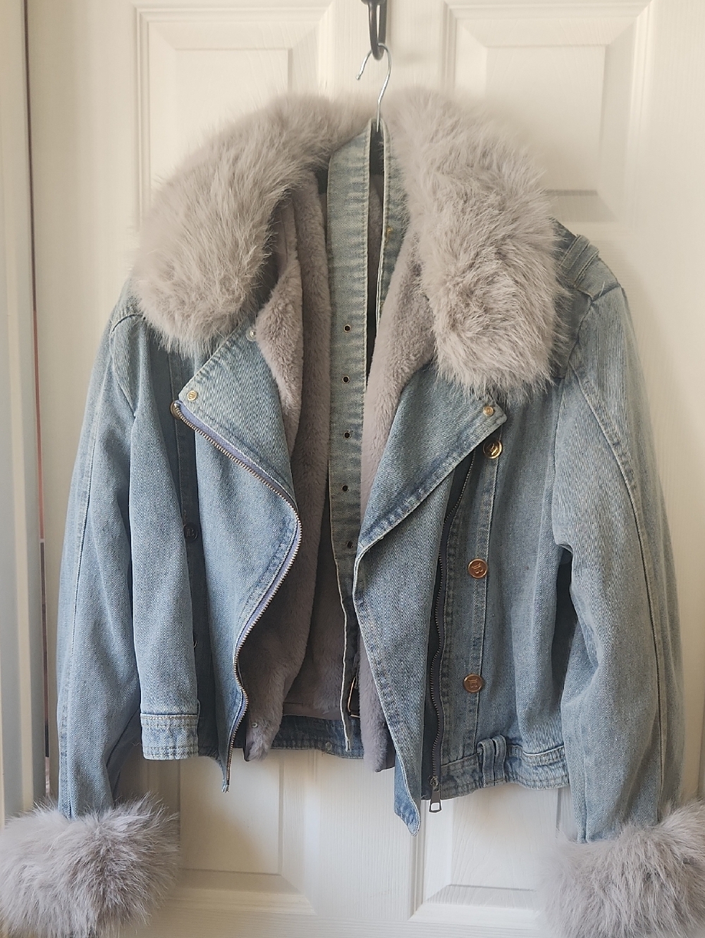 Women's Light Wash Denim Jacket with Grey Faux Fur Trim